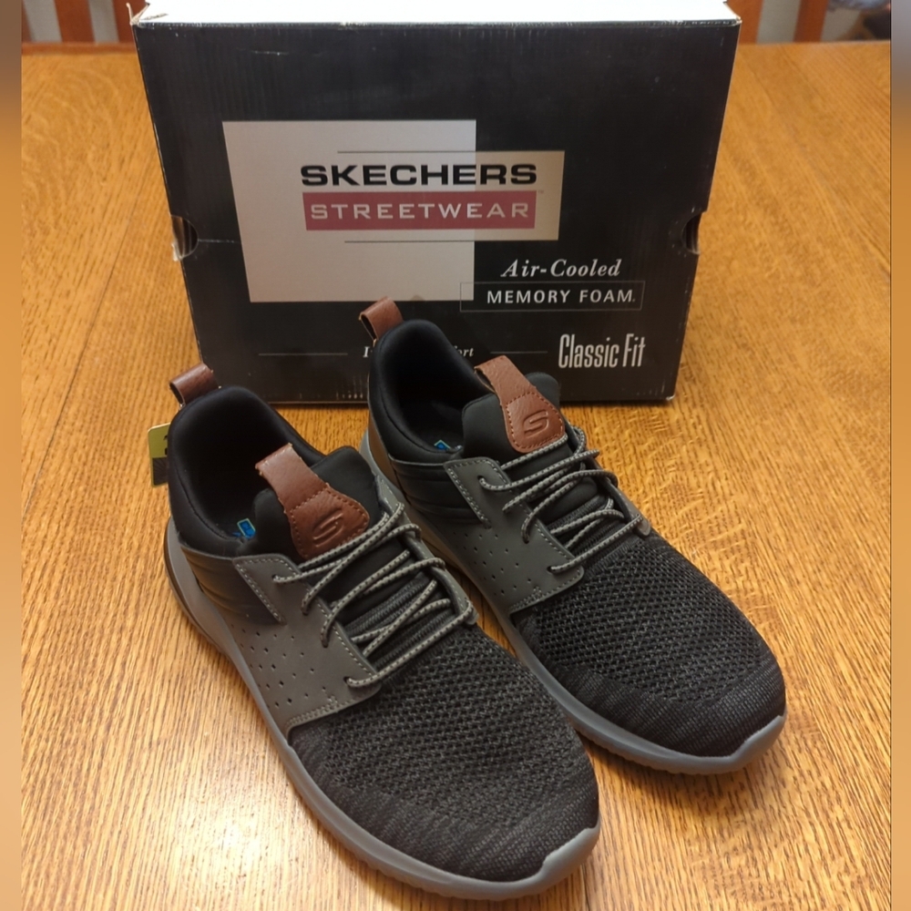 SKECHERS │Black & Gray Delson 3.0 Cicada │ Memory Foam Sneakers│ Mens Size 8 New